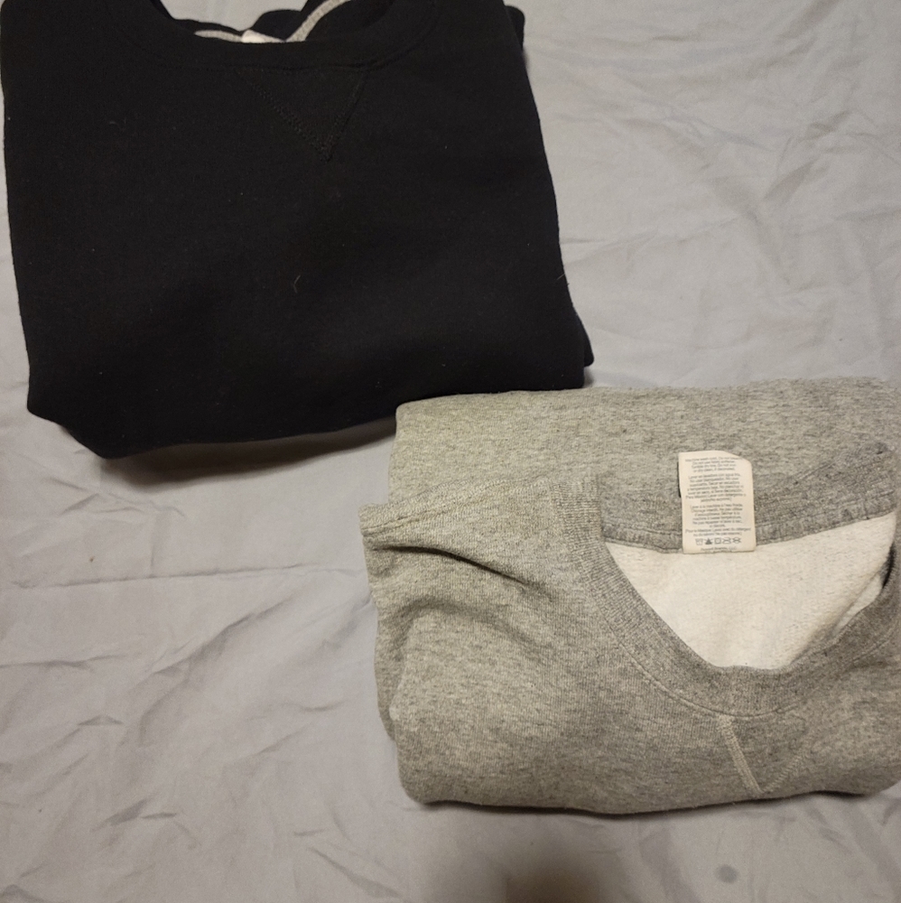 LOT OF 2 RUSSELL SWEATSHIRTS LARGE